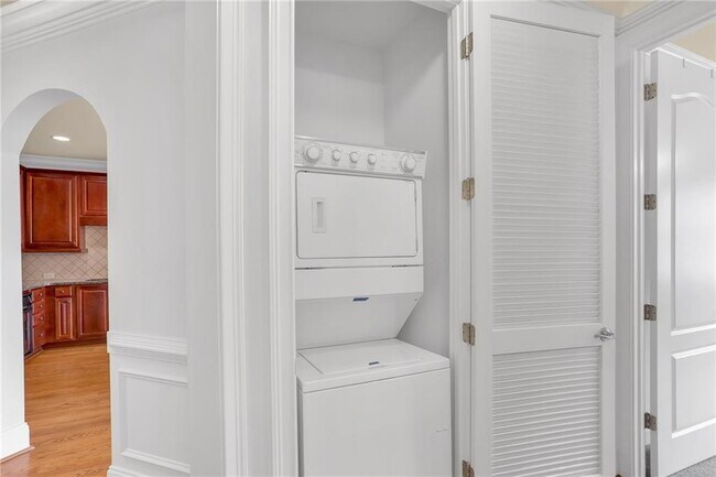 Building Photo - 2300 Peachford Rd