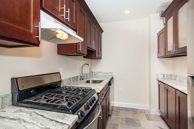 Building Photo - Cozy Allston 1 Bed