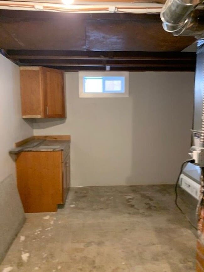 Building Photo - Renovated Modern Duplex