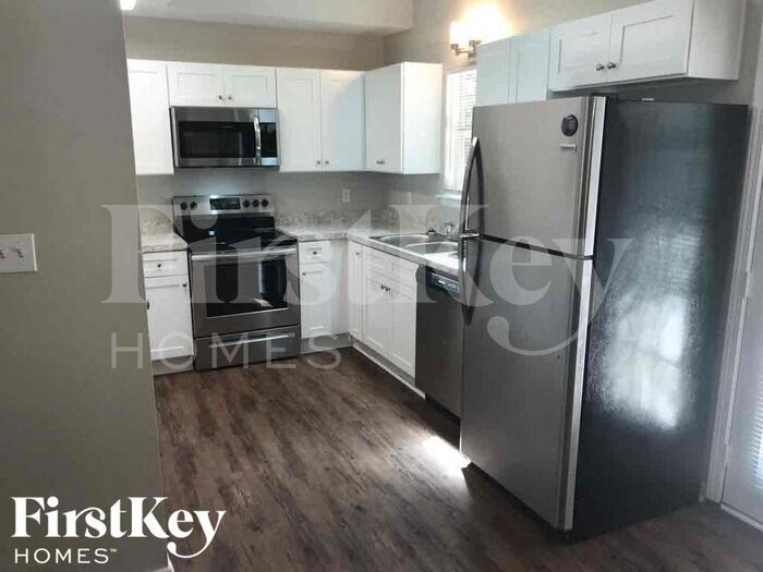 Building Photo - 20 Mildred Ln