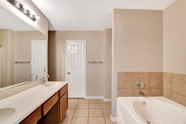 Building Photo - 13724 Bighorn Trail