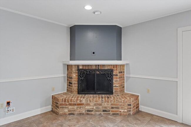 Building Photo - 10014 Burgundy Ln