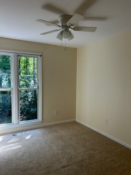 Building Photo - 114 Pickett Ln