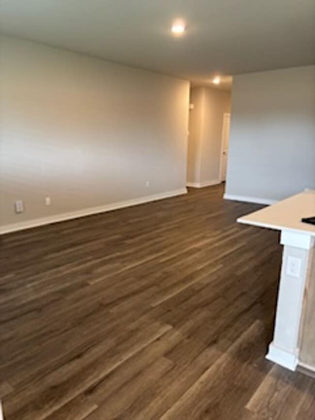 Building Photo - Beautiful New Home!