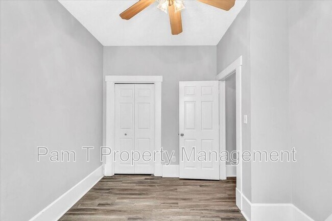 Building Photo - 527 E 38th lower