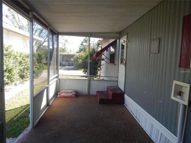 Building Photo - 18 Forest Dr