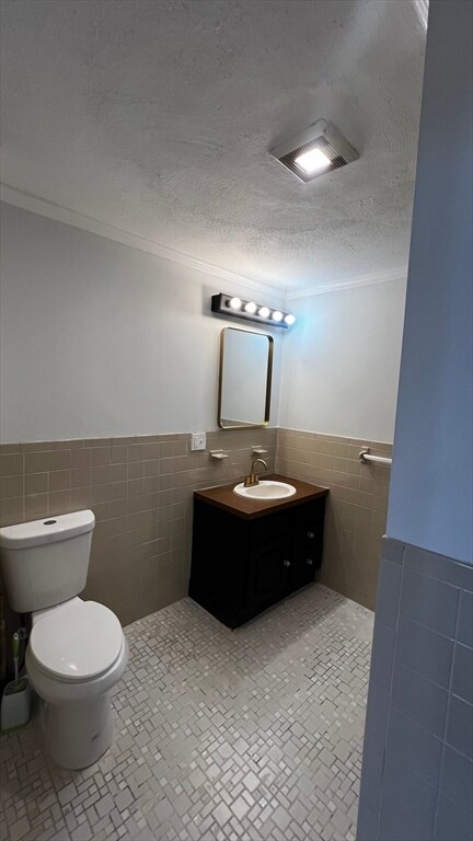 Building Photo - 397 Chelsea St