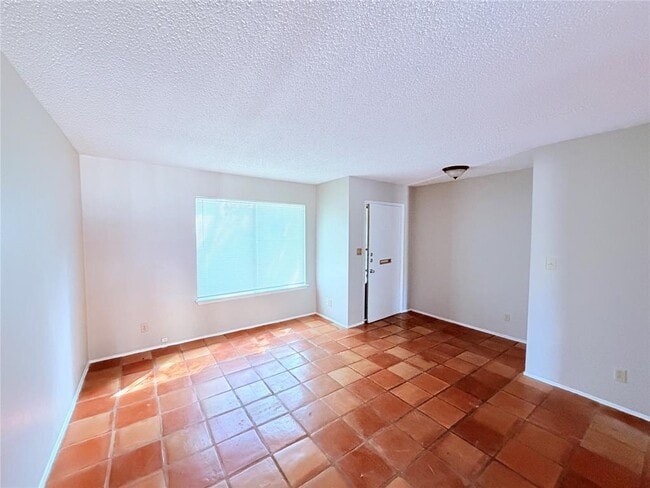 Building Photo - 9611 Blue Creek Ln
