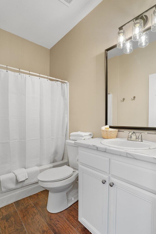 Building Photo - 1516 S Adams St