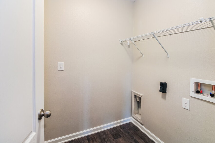 Building Photo - 2443 Cold Stream Ln
