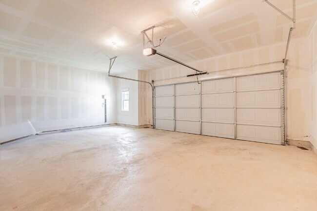 Building Photo - 141 Rubrum Rd