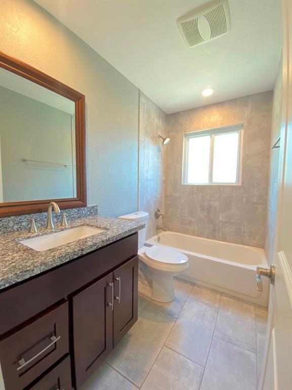 Building Photo - 3411 Lynridge Dr