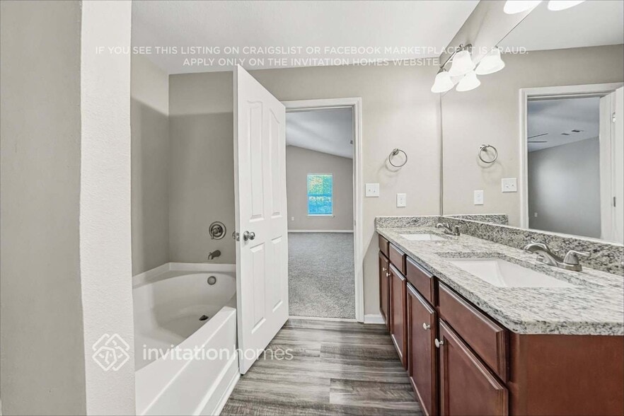 Building Photo - 4924 Broad Leaf Ct