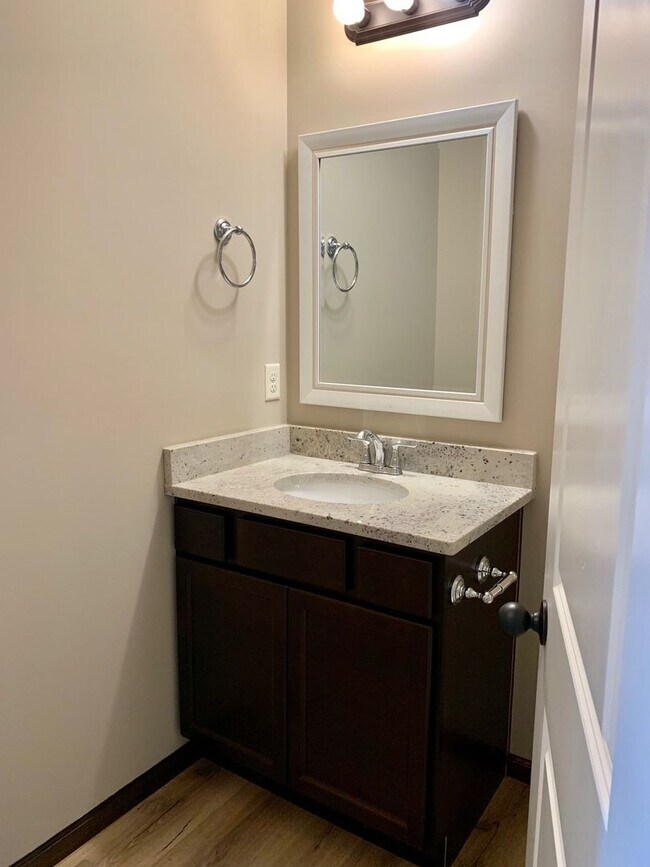 Building Photo - 8712 E Harry St