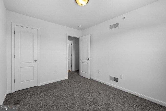 Building Photo - 22 Mustang Dr