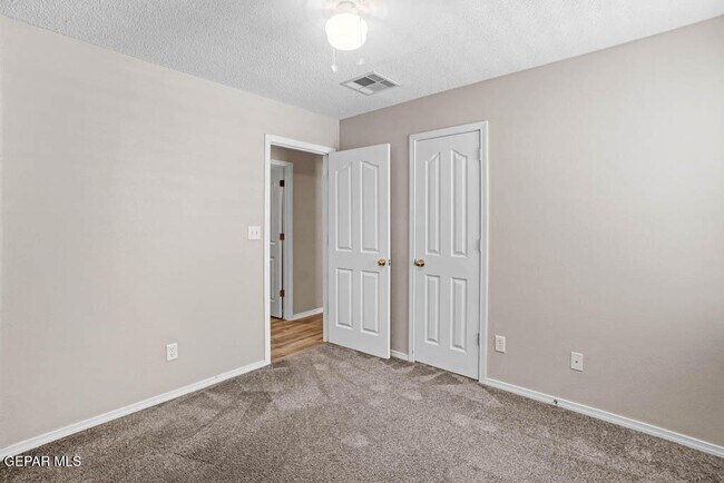 Building Photo - 14041 Sandy Rock Dr