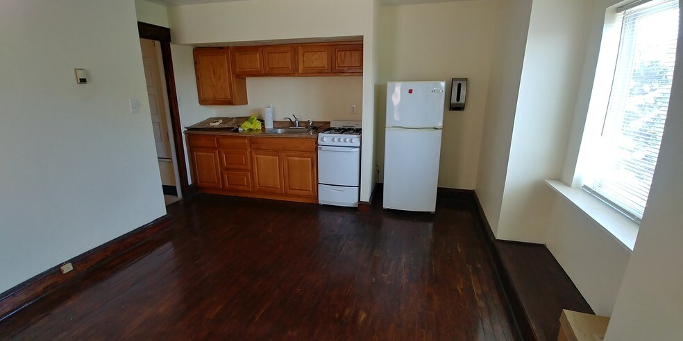 Primary Photo - 448 Seville St