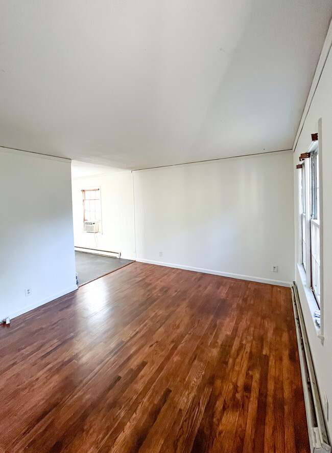 Living room facing the Kitchen - 5175 poplar springs rd