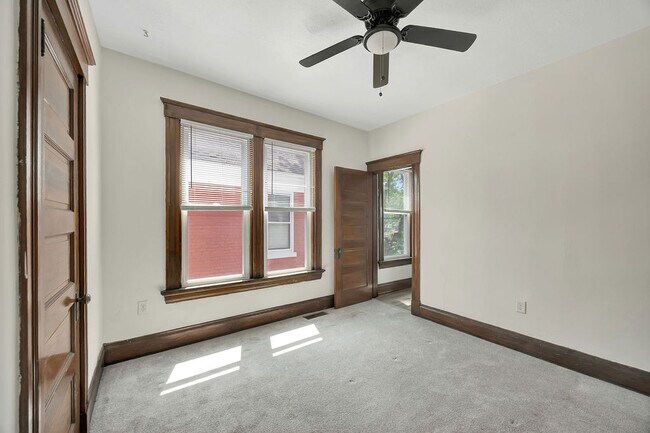 Building Photo - 2421 Kenilworth Ave