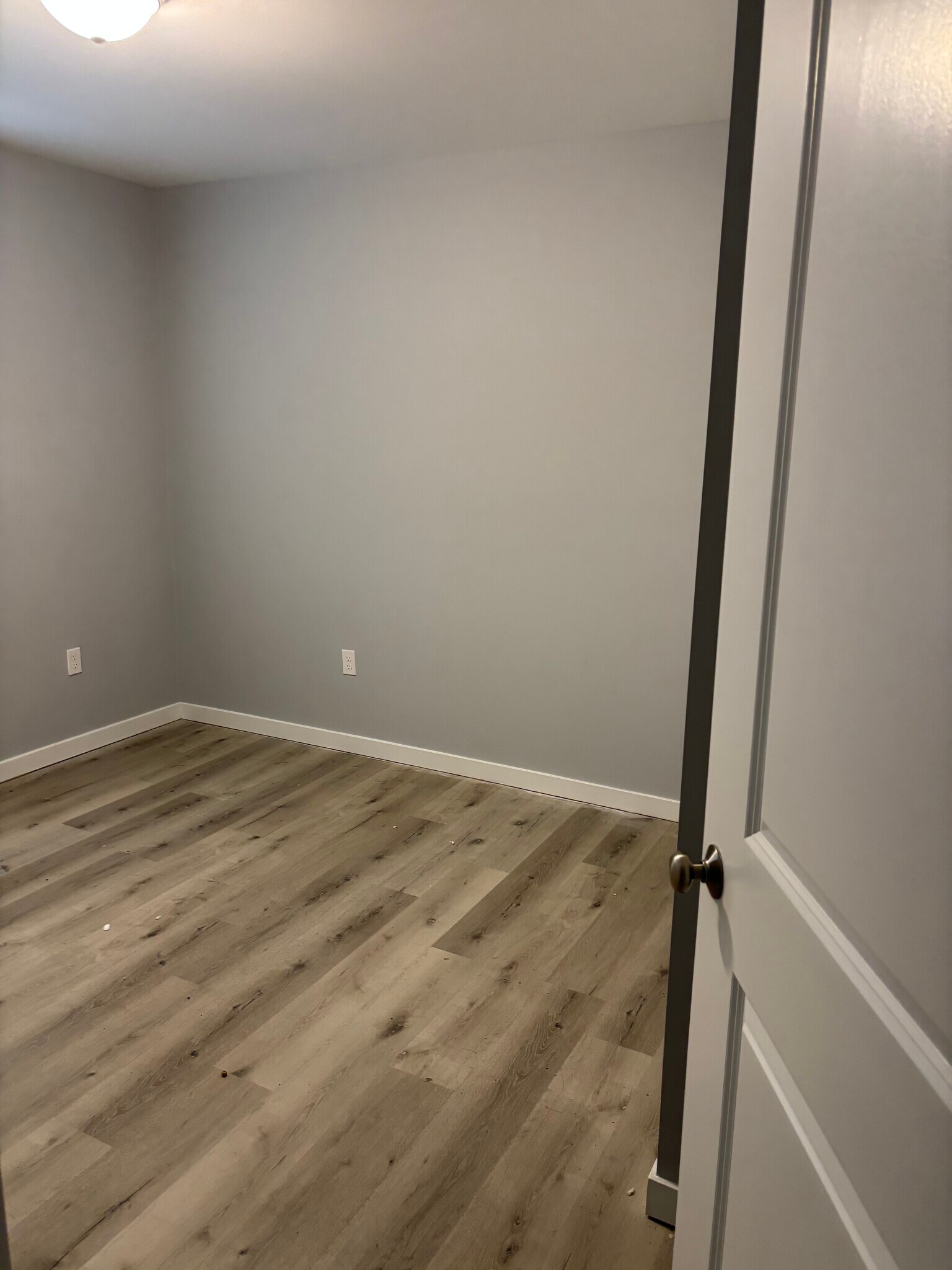 Bedroom 1 - 140 Gum St