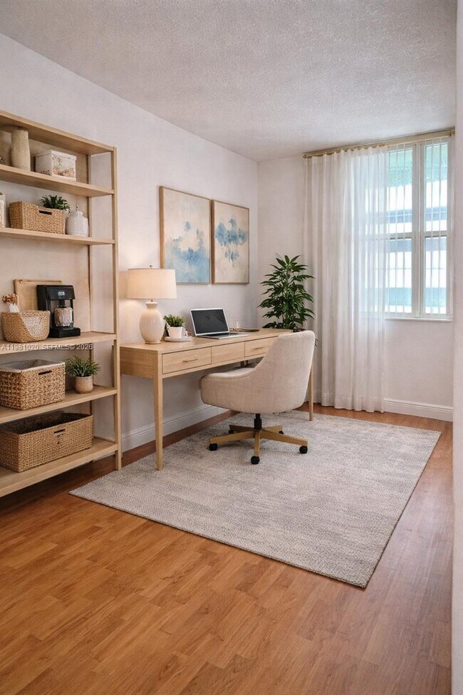 Building Photo - 500 NE 29th St