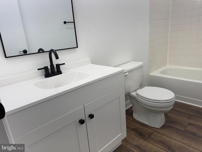 Building Photo - 267 Longford Ct