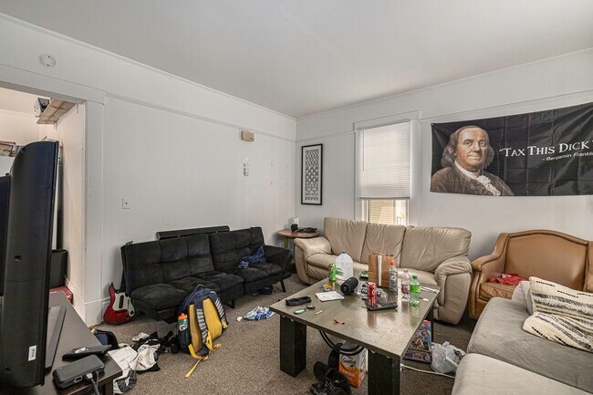 Building Photo - 515 S. CFourth-