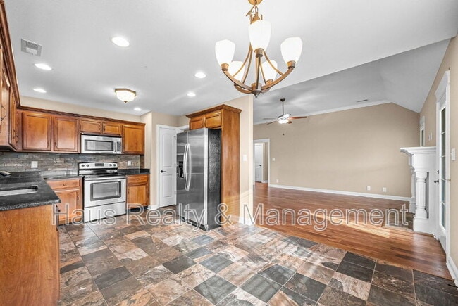 Building Photo - 1725 Autumnwood Blvd