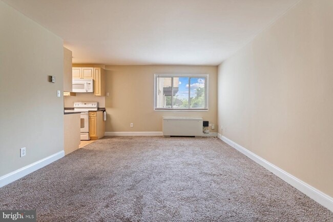 Building Photo - 1009 Chillum Rd