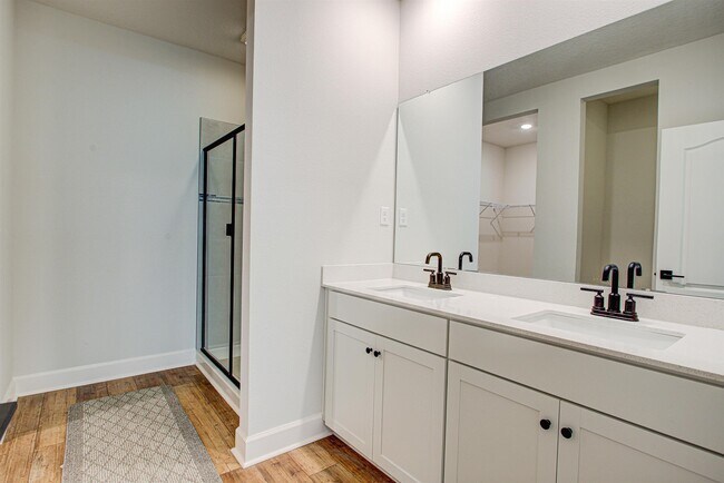 Building Photo - 20 Falcon Ridge Rd