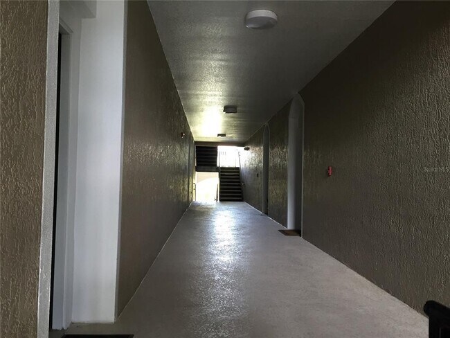 Building Photo - 1212 S Hiawassee Rd