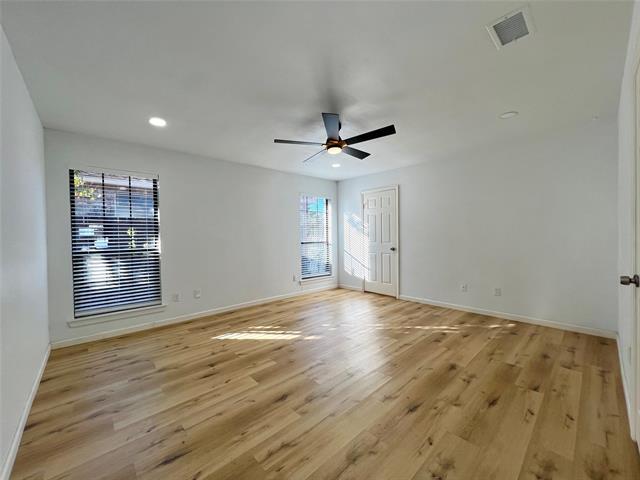 Building Photo - 2205 Summit Dr