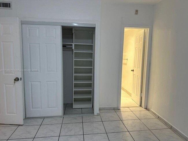 Building Photo - 1 bedroom in Aventura FL 33180