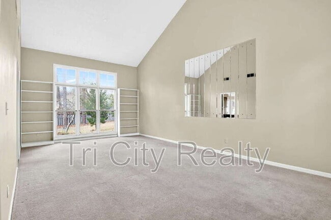 Building Photo - 404 Topaz Trail