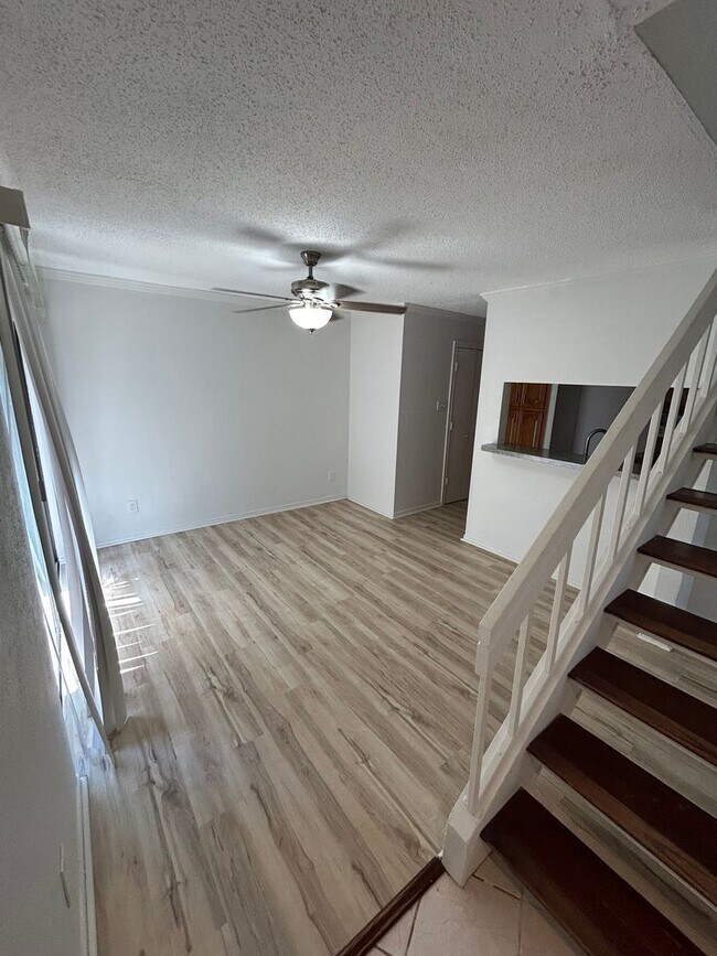 Building Photo - Beautifully crafted Home!
