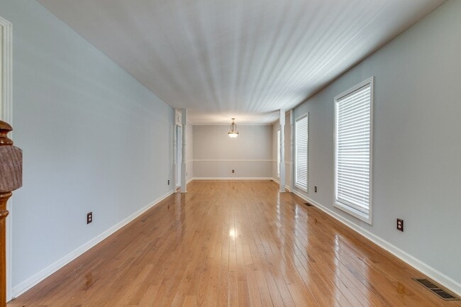 Building Photo - 1316 Rivermont Dr