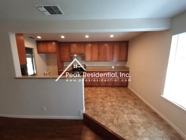 Building Photo - Wonderful 3bd/2ba Home near Whitney & Watt Avenue