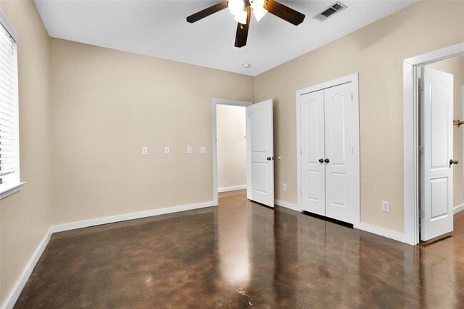 Building Photo - 3129 Molly Dr
