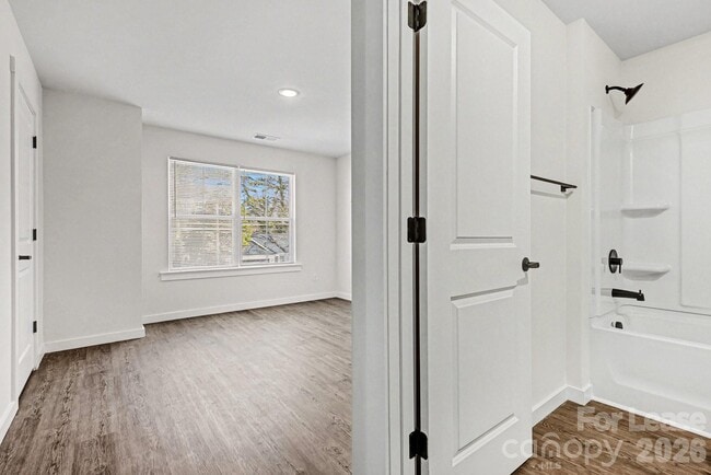 Building Photo - 104 10th Ave SE