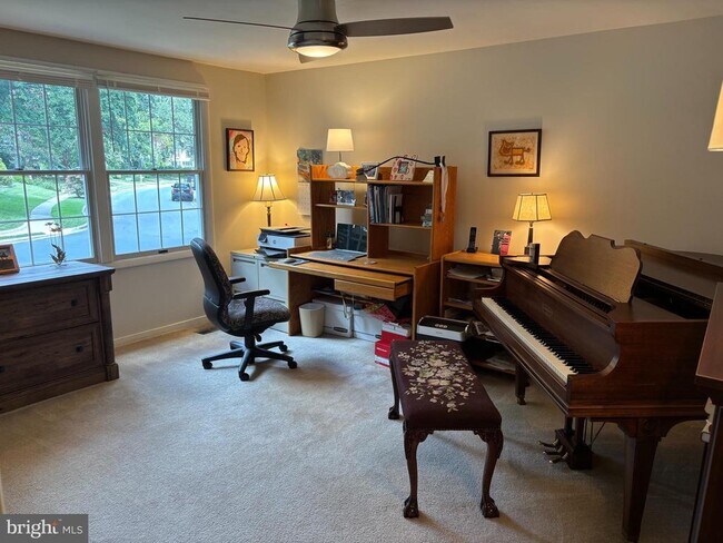 Building Photo - 212 Newport Dr