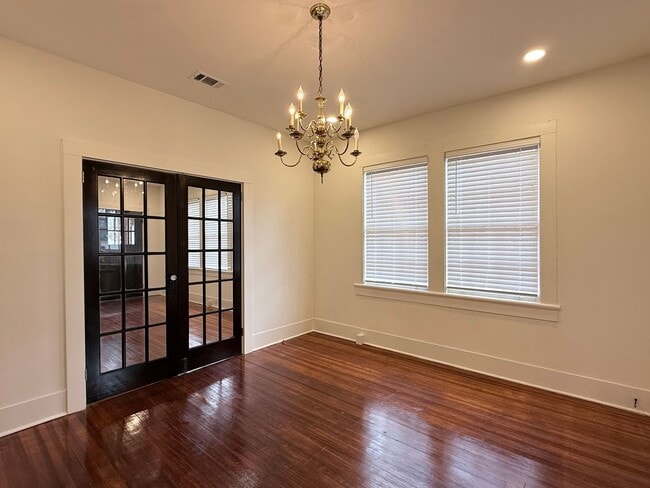 Building Photo - Beautiful Historic Home For Lease