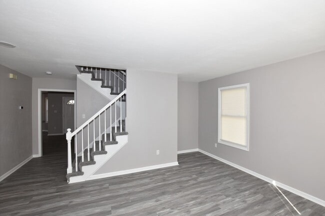 Building Photo - 4 BEDROOM HOME LOCATED IN SOUTH CHESEPEAKE. MUST SEE !!!!!!!!!!!