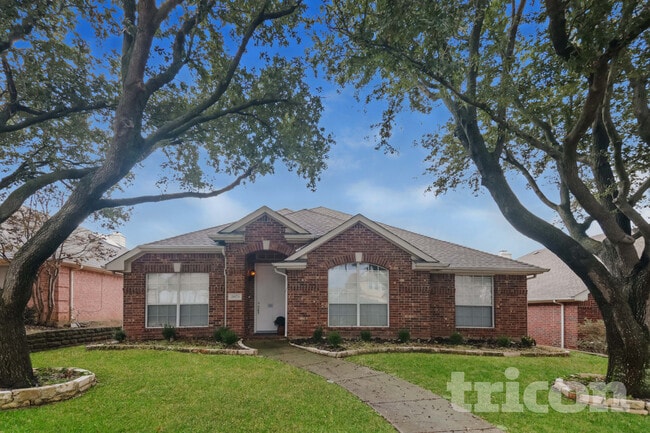 Building Photo - 2075 Crestlake Dr