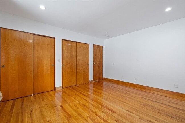 Building Photo - 330 Cambridge St