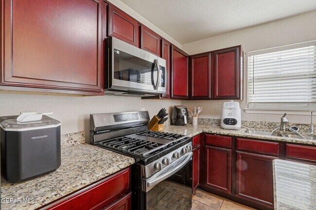 Building Photo - 4613 Al Hernandez St