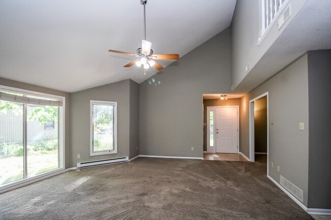 Building Photo - Beautiful Single Family Home located in South Columbia