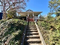 Building Photo - 2417B Clark Street