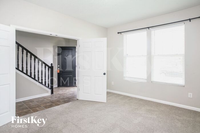 Building Photo - 4020 Poplar Dr