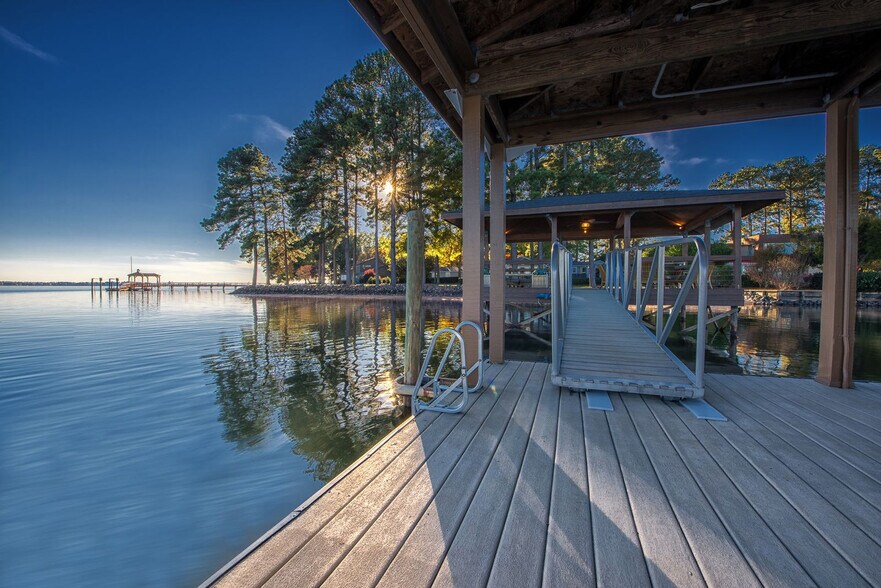 Building Photo - 727 Isle of Pines Rd