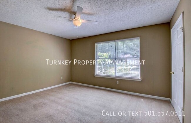 Building Photo - 3 Wagon Wheel Ct